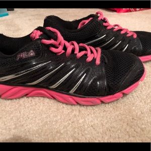 💕Women’s FILA Sneakers💕